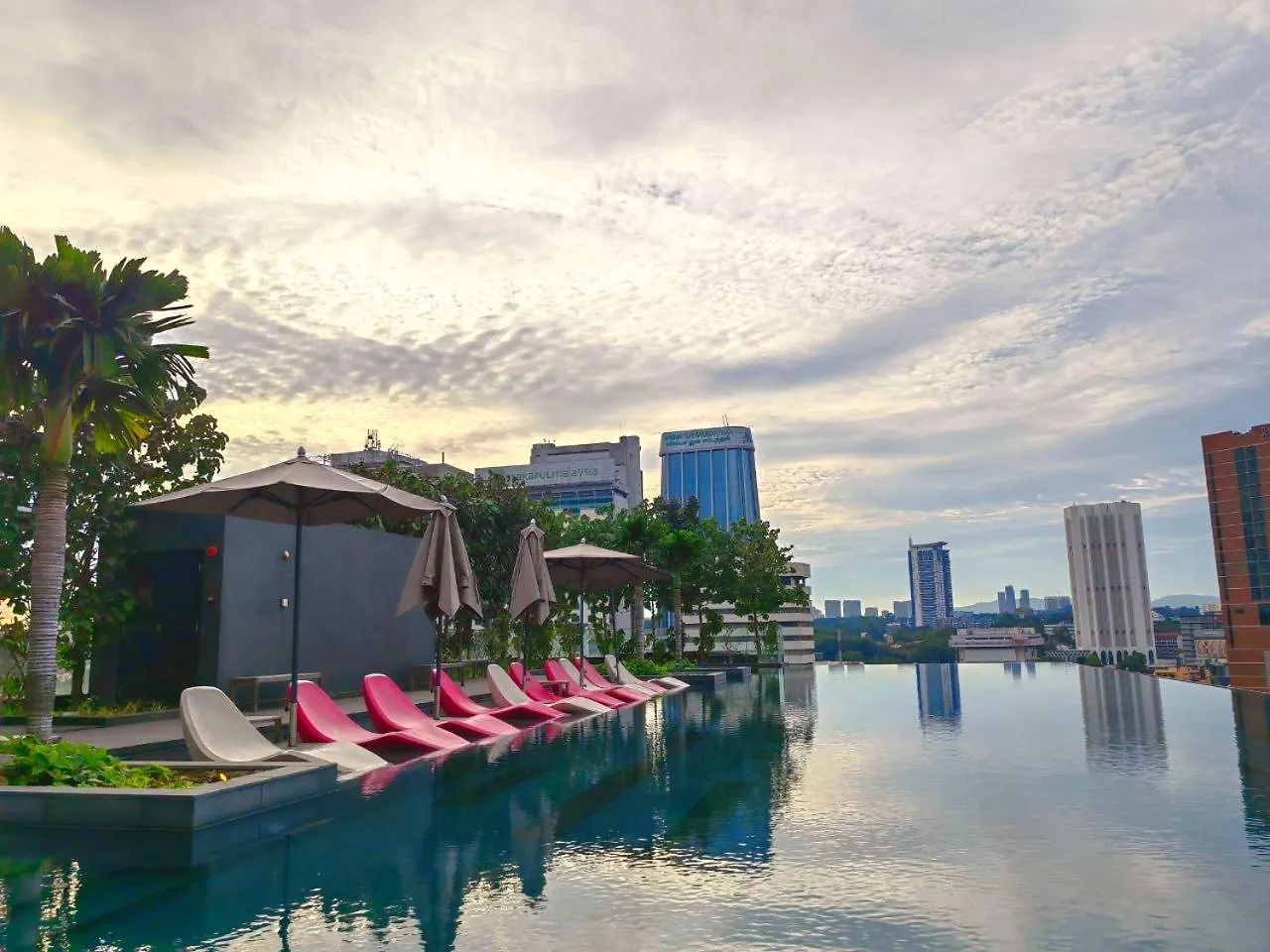 Astra At Opus Residences クアラルンプール アパート